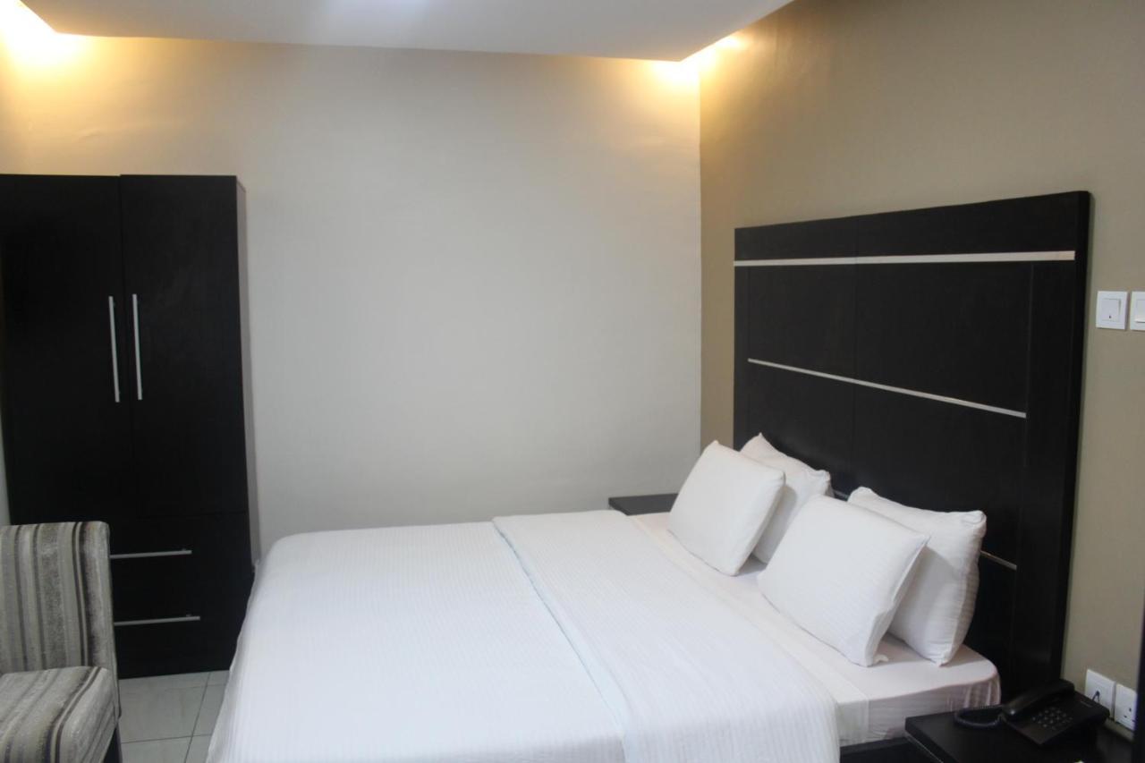 Urban Metro Inn Lagos Exterior foto